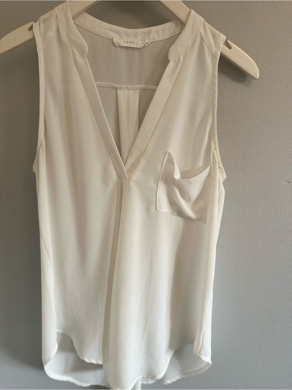 Lush White V-Neck Sleeveless Camisole with Pocket